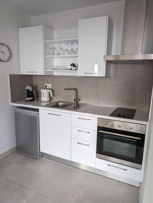 ארטמידה Vasiliki Studio, Beautiful New Built Appartement 10 Km To Airport מראה חיצוני תמונה